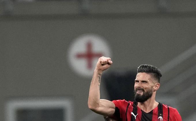 Milán llega a semifinales de Copa Italia con goles de Giroud
