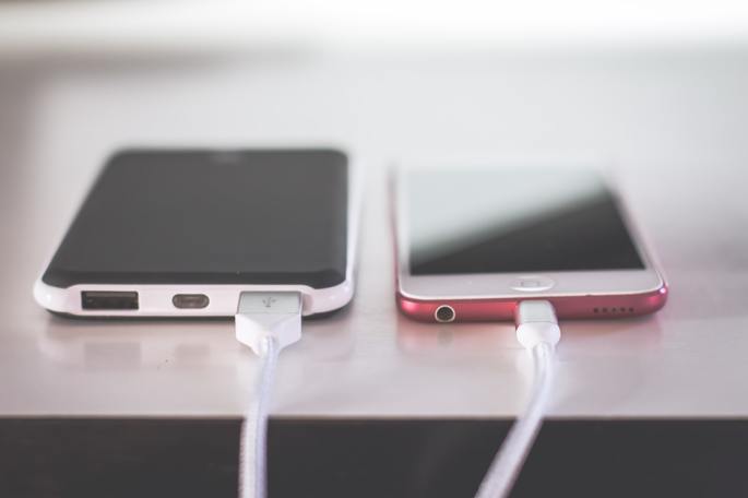 The EU stands up to Apple and wants all devices with a single charging port smartphone charging