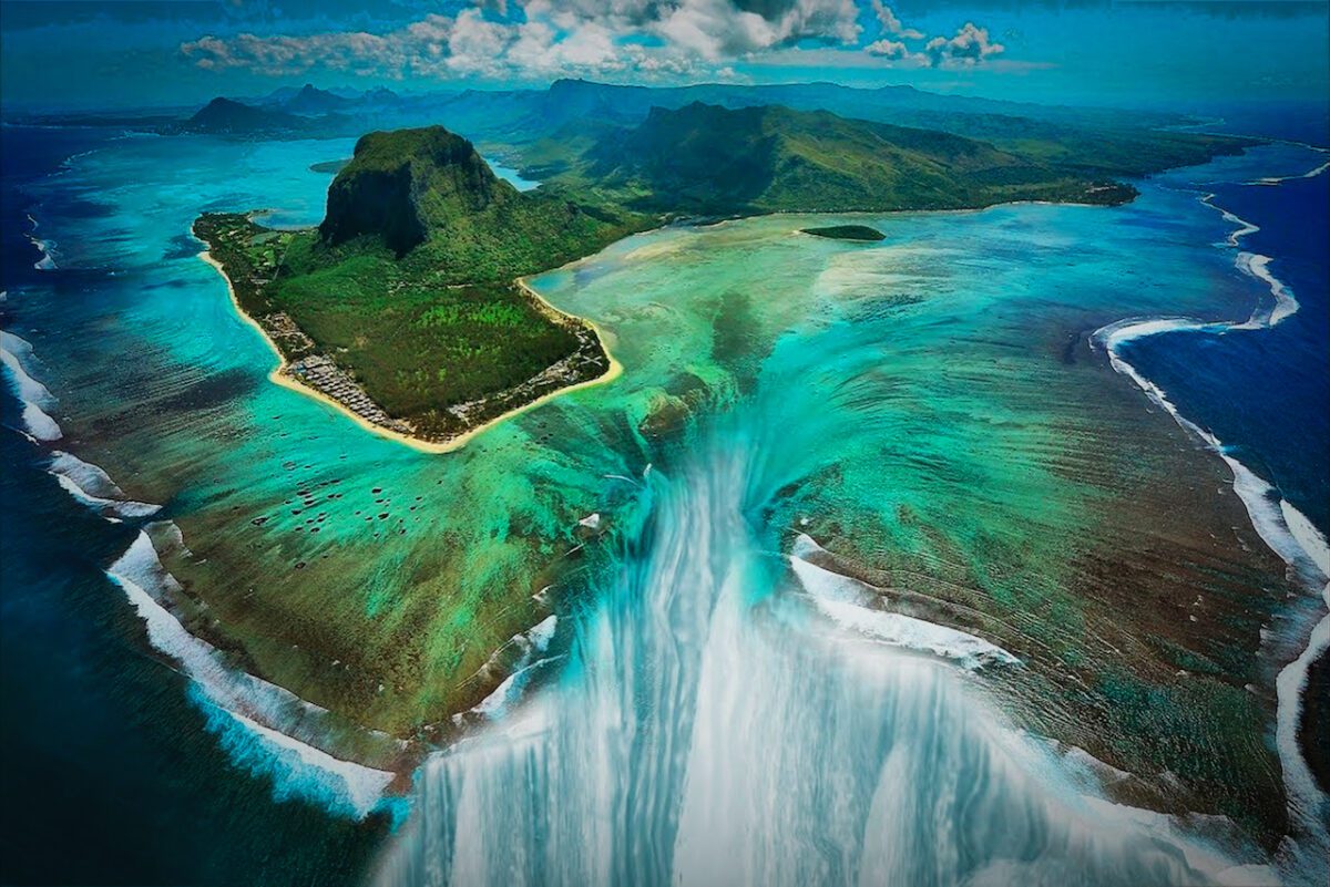 Science Trips - Mauritius Underwater Waterfall and how it was formed

