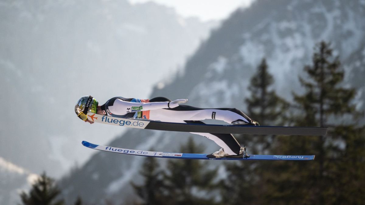 Jelar leads in Planica; Ryoyu Kobayashi, one step away from the title