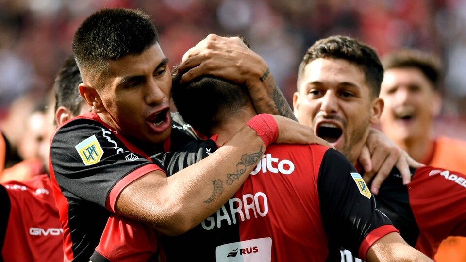 Newell S Old Boys Thrashed Atletico Tucuman