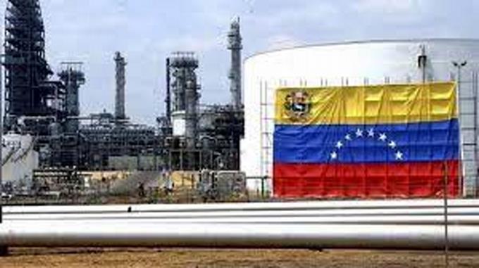 EEUU niega "conversación activa" sobre compra de petróleo a Venezuela
