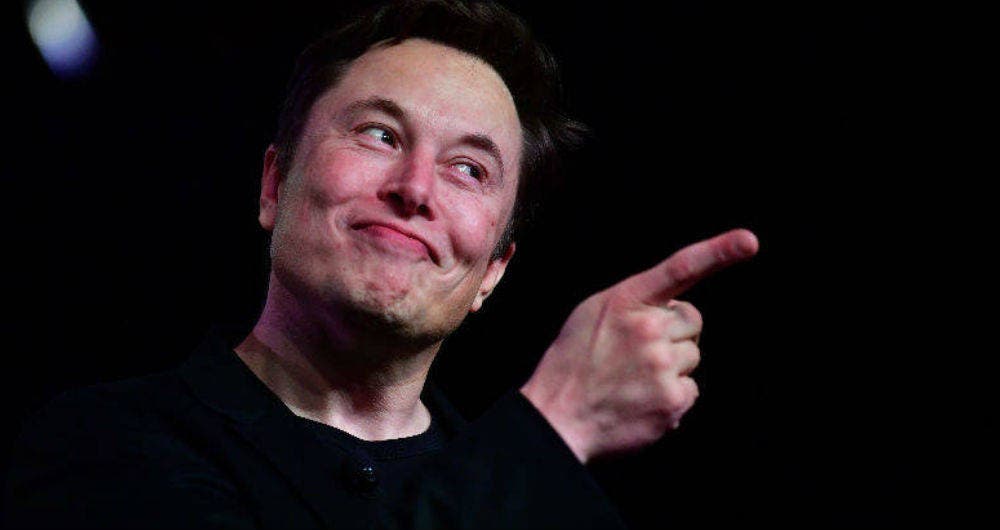 They ask Elon Musk to buy Valencia CF

