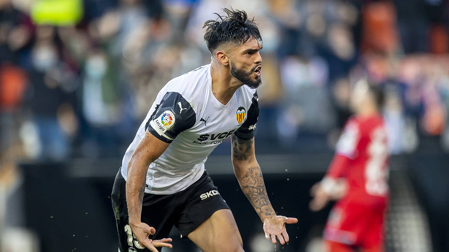 Monchi accelerates for Omar Alderete in the face of Valencia CF's passivity
