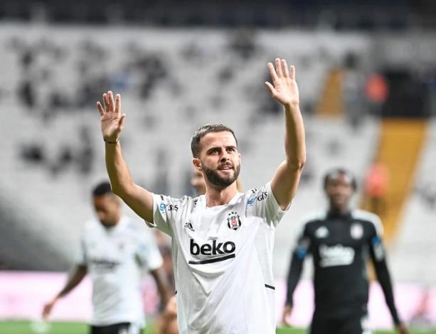 Problems in sight for Barcelona: Besiktas do not want Pjanic
