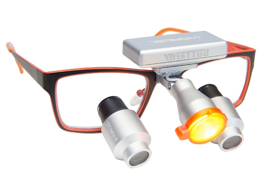 What are the major benefits of using a completely wireless LED Surgical Headlight?