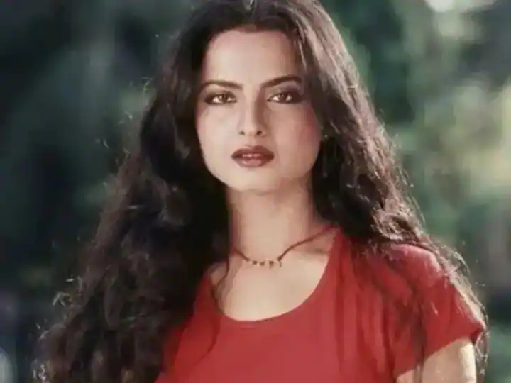 When the friends laughed at Rekha's dream of becoming a hero, she said - Have you seen your face?

