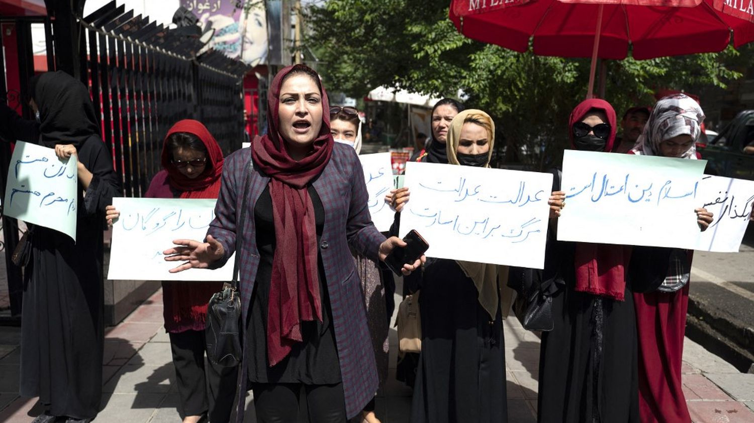 Afghanistan: a dozen women demonstrate in Kabul against the full veil
