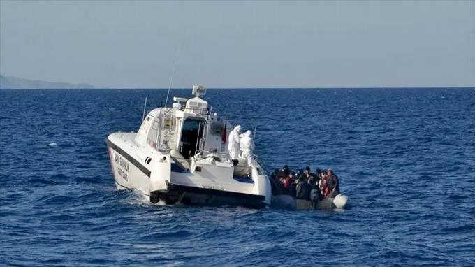 Casi 30 desaparecidos de una lancha en el Atlántico antes de su rescate