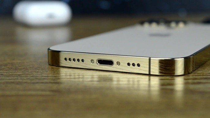 Apple is finally testing the USB-C port on the iPhone