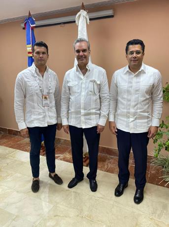 CEO de Lopesan Hotel Group se reúne con Abinader y Collado DATE 2022