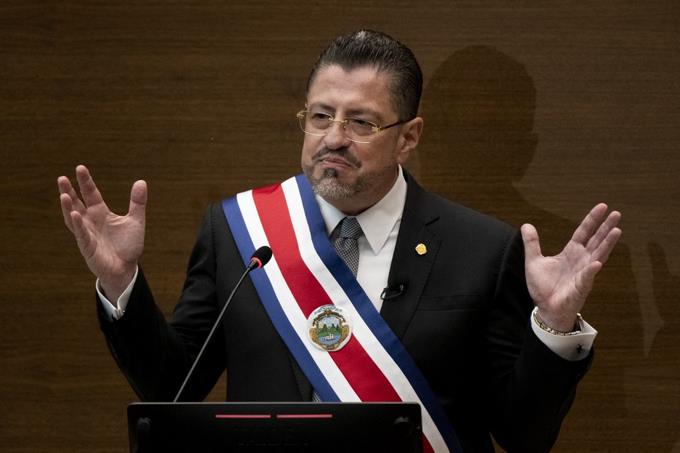 Chaves inicia mandato presidencial con promesas de cambio para Costa Rica