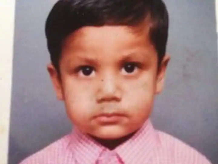 Did you recognize this character from 'Taarak Mehta Ke Ooltah Chashmah' in childhood photo?

