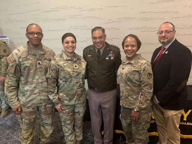 Dominicana Marisol Chalas asume comandancia de operación en base militar de Estados Unidos
