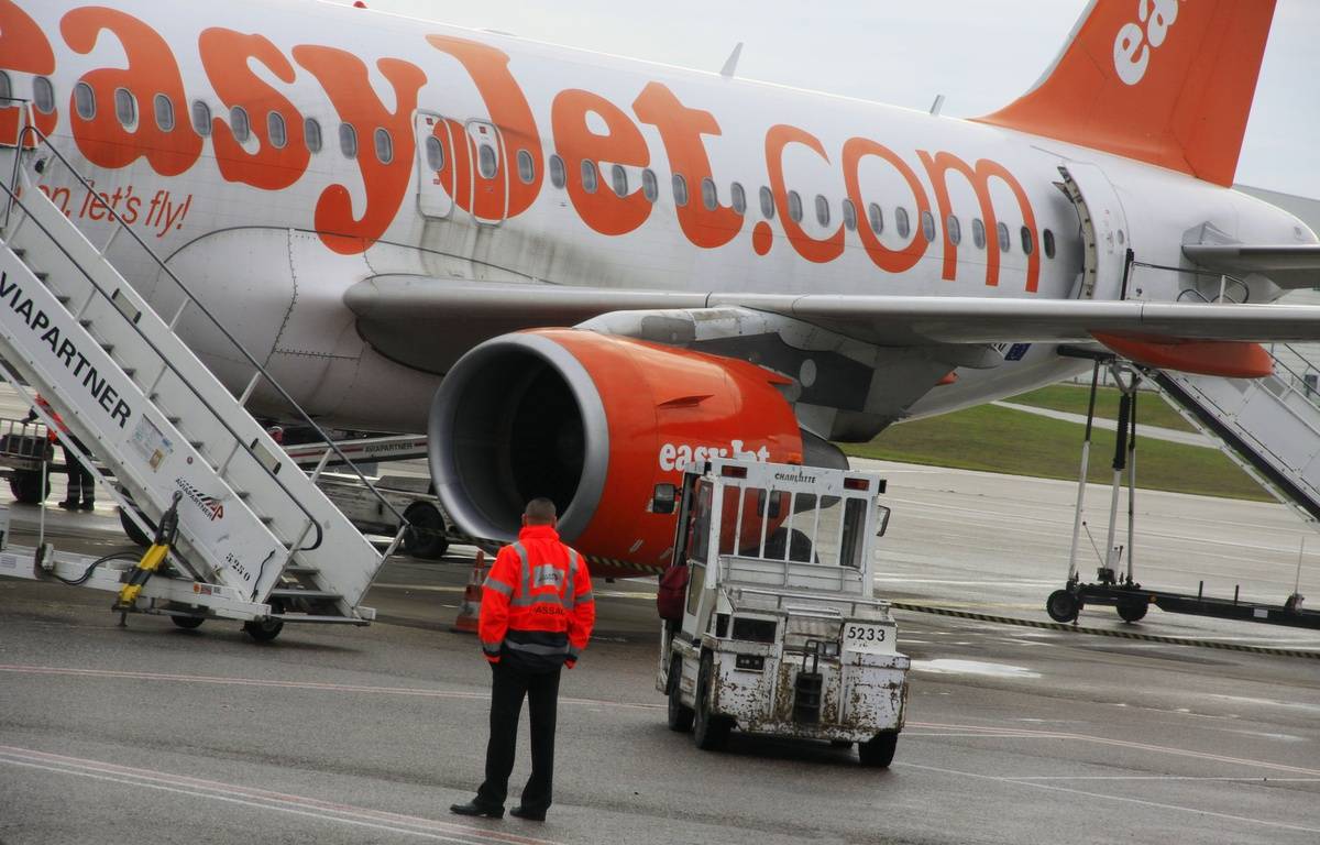Due to lack of staff, Easyjet removes seats from certain flights
