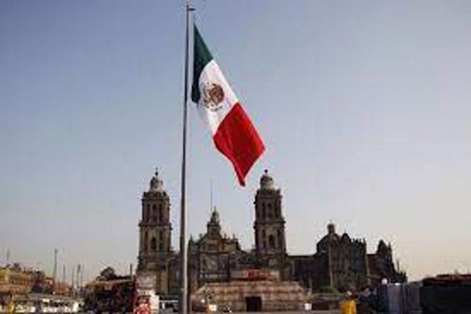 Cuatro migrantes mueren en accidente carretero al sur de México