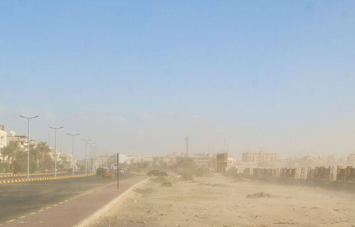 Iraq choked by another sandstorm
