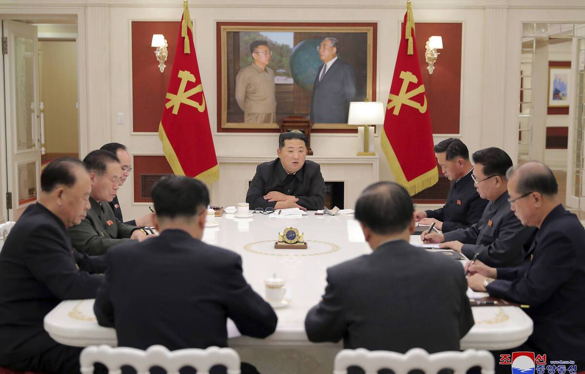 Kim Jong-un criticizes his government's handling of Covid-19
