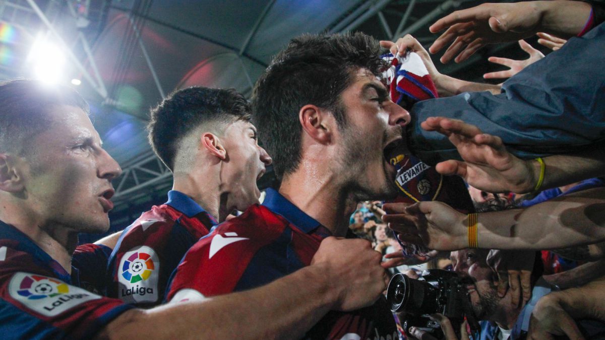 Levante clings to the First Division dream
