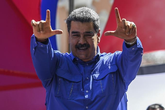 Maduro propone "inspectores secretos" para vigilar los hospitales públicos