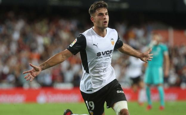 OFFICIAL: Hugo Duro signs for Valencia
