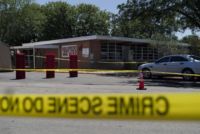 La Policía asegura que el agresor de Texas entró en la escuela sin oposición