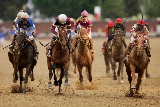 Rich Strike gives the big surprise by coming first in the Kentucky Derby

