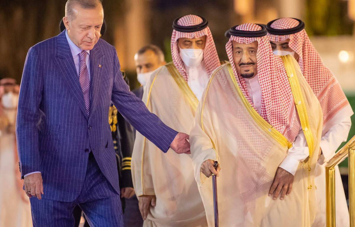 Saudi king hospitalized for tests
