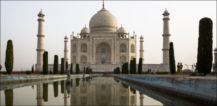 What happened in the court room with the BJP member who went to the court to find out the secret of Taj Mahal?
