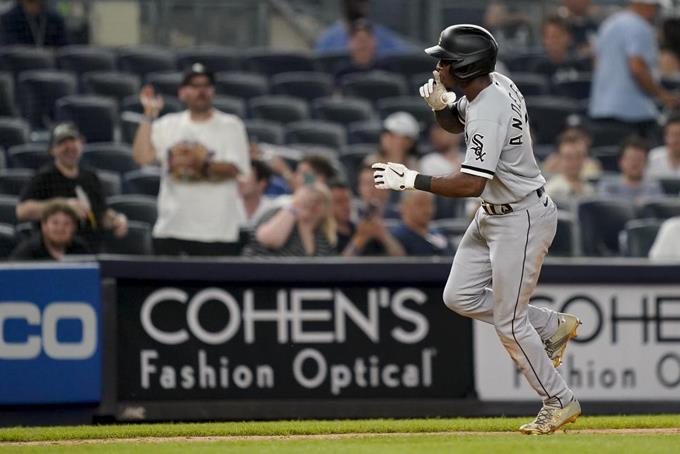 White Sox sweep Yankees doubleheader, Cueto and Severino pitch blank

