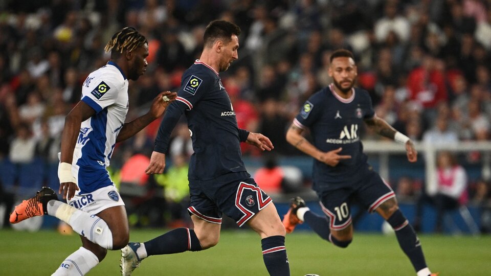 With Messi and Di María, the champion PSG equalized at home against Troyes
