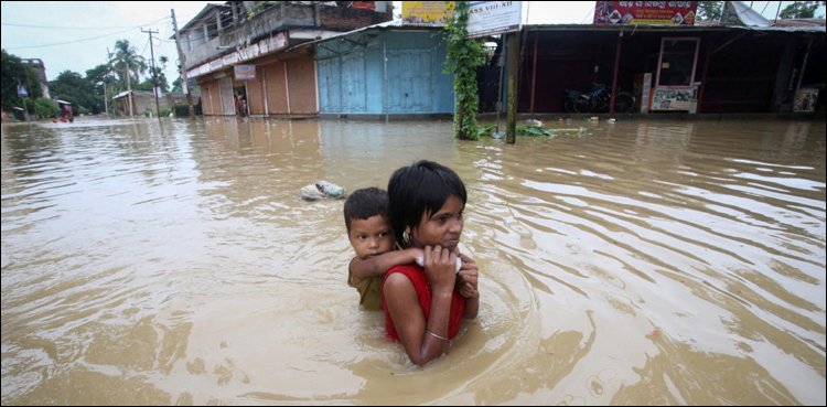 Hurricane: More than 4 million people trapped in Bangladesh
