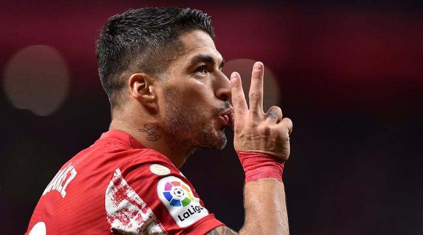 Ajax enters the bid to sign Luis Suárez
