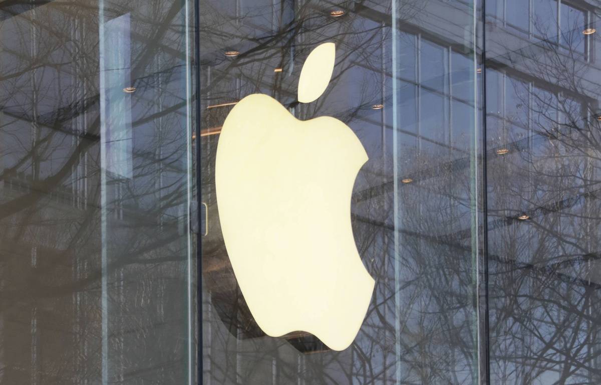Apple employees vote to form a union, a first
