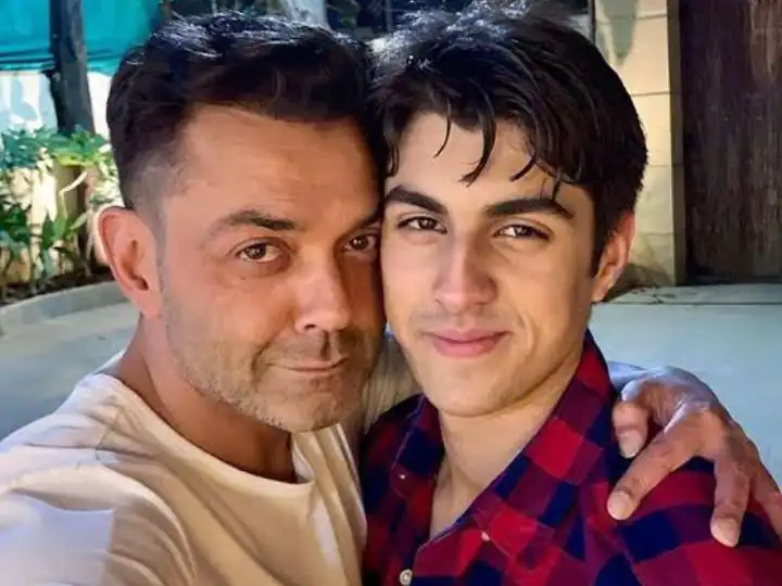 Bobby Deol's son Aryaman is no less than a movie hero, you'll believe it too when you see the photo.

