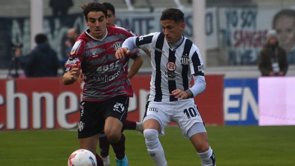 Central Córdoba took advantage of the extra man and took a great victory  from Kempes