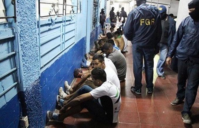 El Salvador libera a 456 personas que habían sido detenidas por pertenecer presuntamente a pandillas