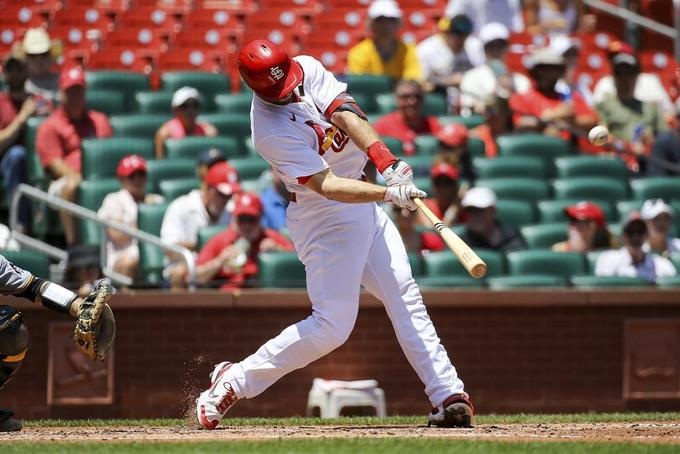 Goldschmidt, with a home run and 3 RBIs, leads the Cardinals to victory against the Pirates



