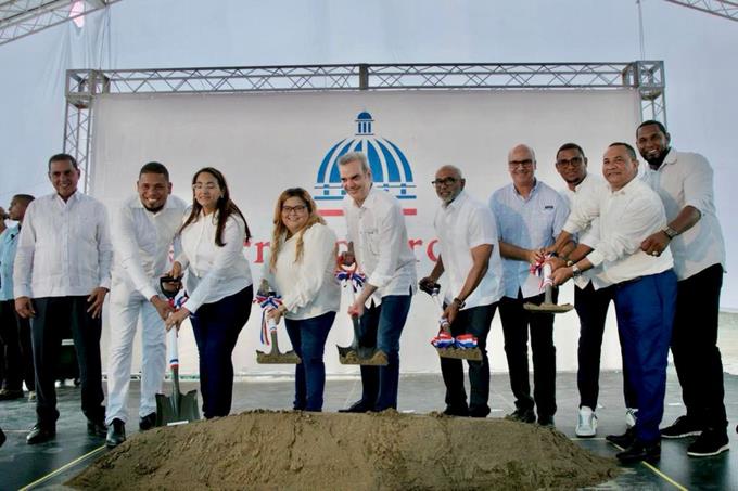 Government begins construction work on Play Los Toros in the province of Azua


