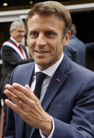 Macron convoca a las fuerzas políticas al Elíseo con un nuevo panorama en la Asamblea Nacional