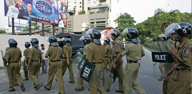 Sri Lanka: 21 protesters arrested for trying to break into presidential palace
