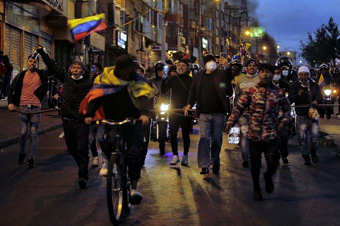 Ubican a 18 policías denunciados como desaparecidos en protestas de Ecuador