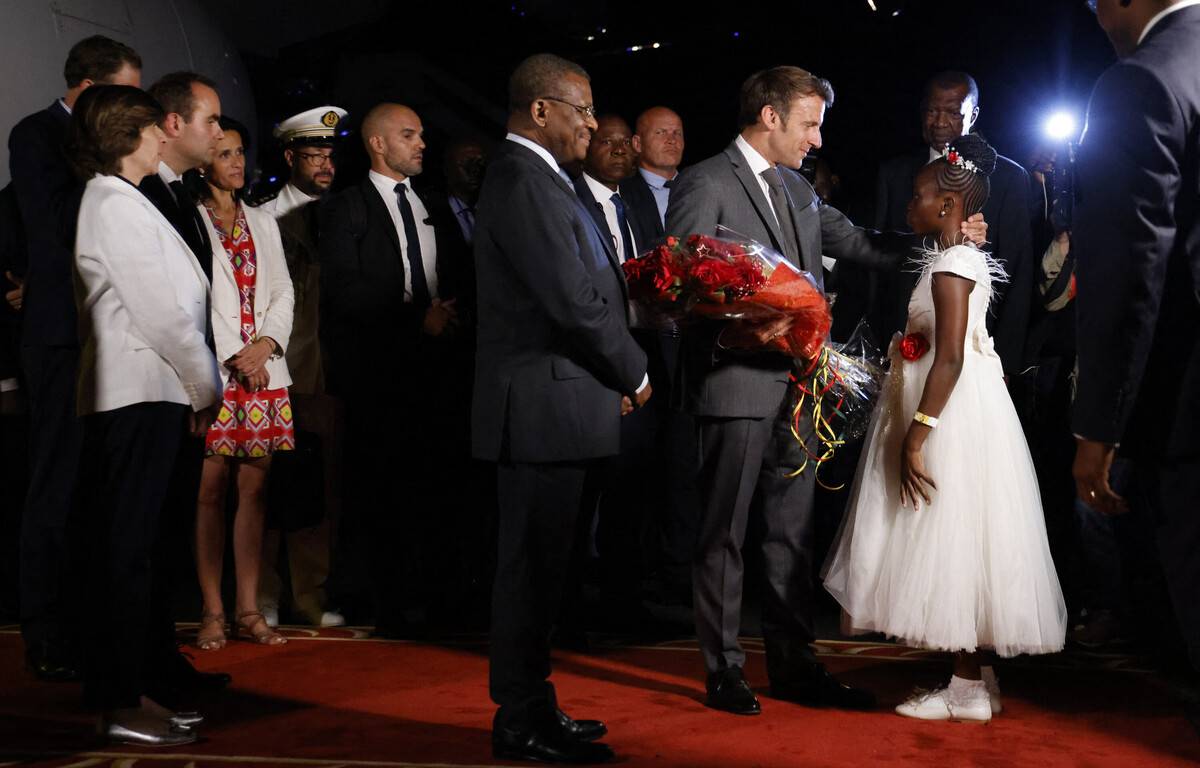 Emmanuel Macron begins his African tour by Cameroon
