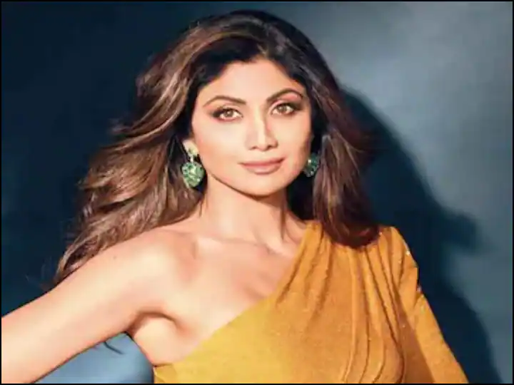 From Pujari's kiss to plastic surgery, Shilpa Shetty is caught up in these big controversies

