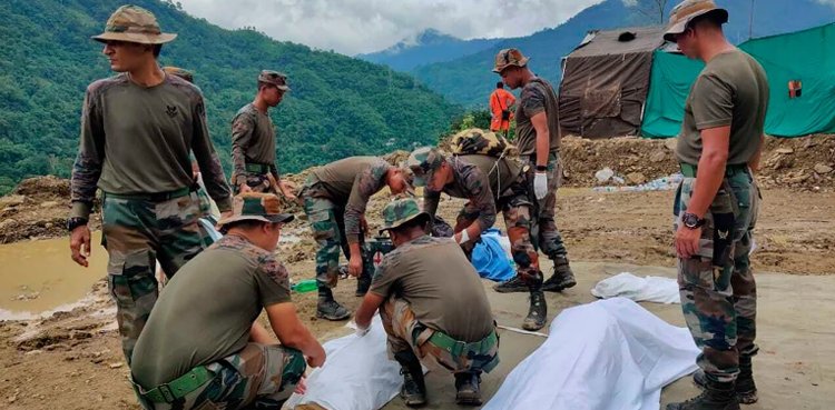 Landslide destroys Indian army camp, kills 21, leaves many missing
