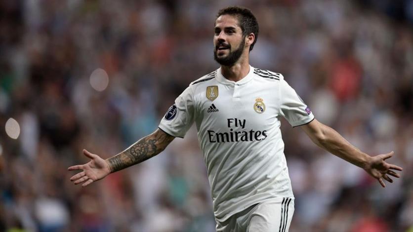 Mendes and Roma besiege Isco
