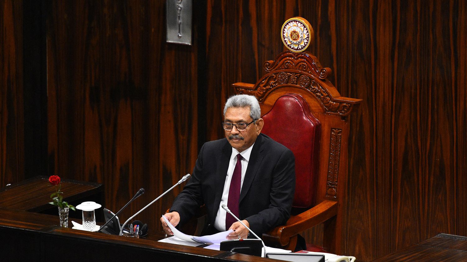 Sri Lanka: President announces his resignation to Parliament by email
