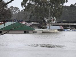 Thousands of residents urged to evacuate as Sydney floods

