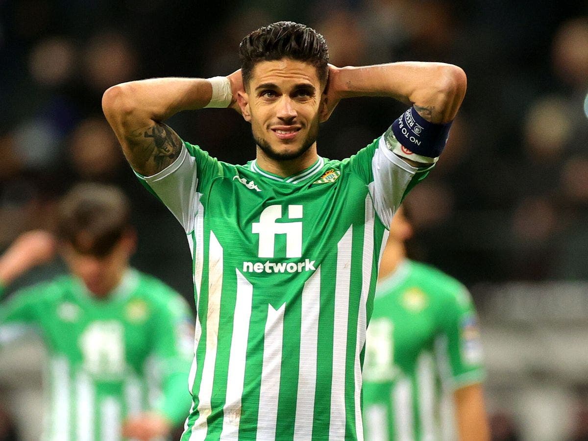 Betis presses Marc Bartra to register signings
