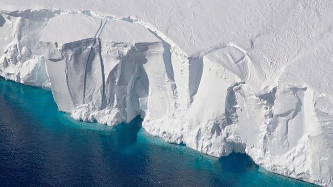 La Antártida se desmorona soltando icebergs a ritmo insostenible